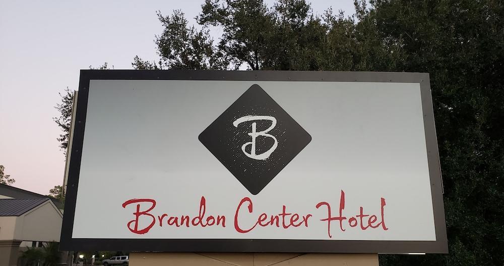 Spark By Hilton Tampa Brandon エクステリア 写真