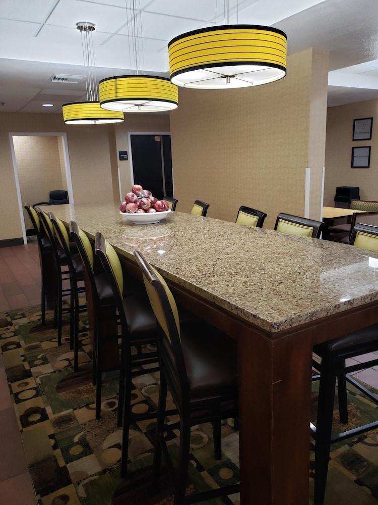 Spark By Hilton Tampa Brandon エクステリア 写真