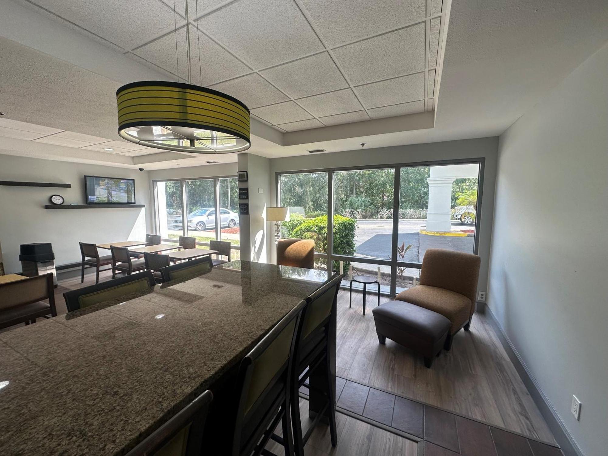 Spark By Hilton Tampa Brandon エクステリア 写真