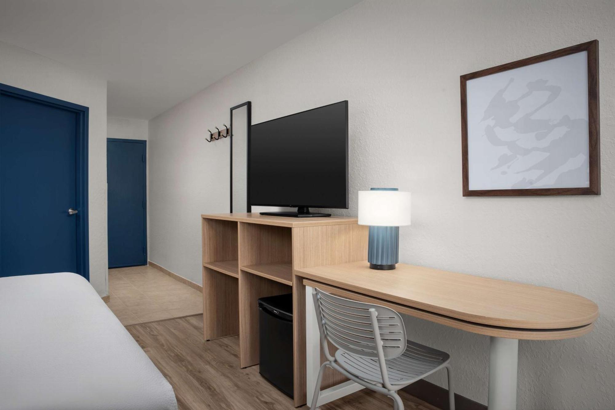 Spark By Hilton Tampa Brandon エクステリア 写真