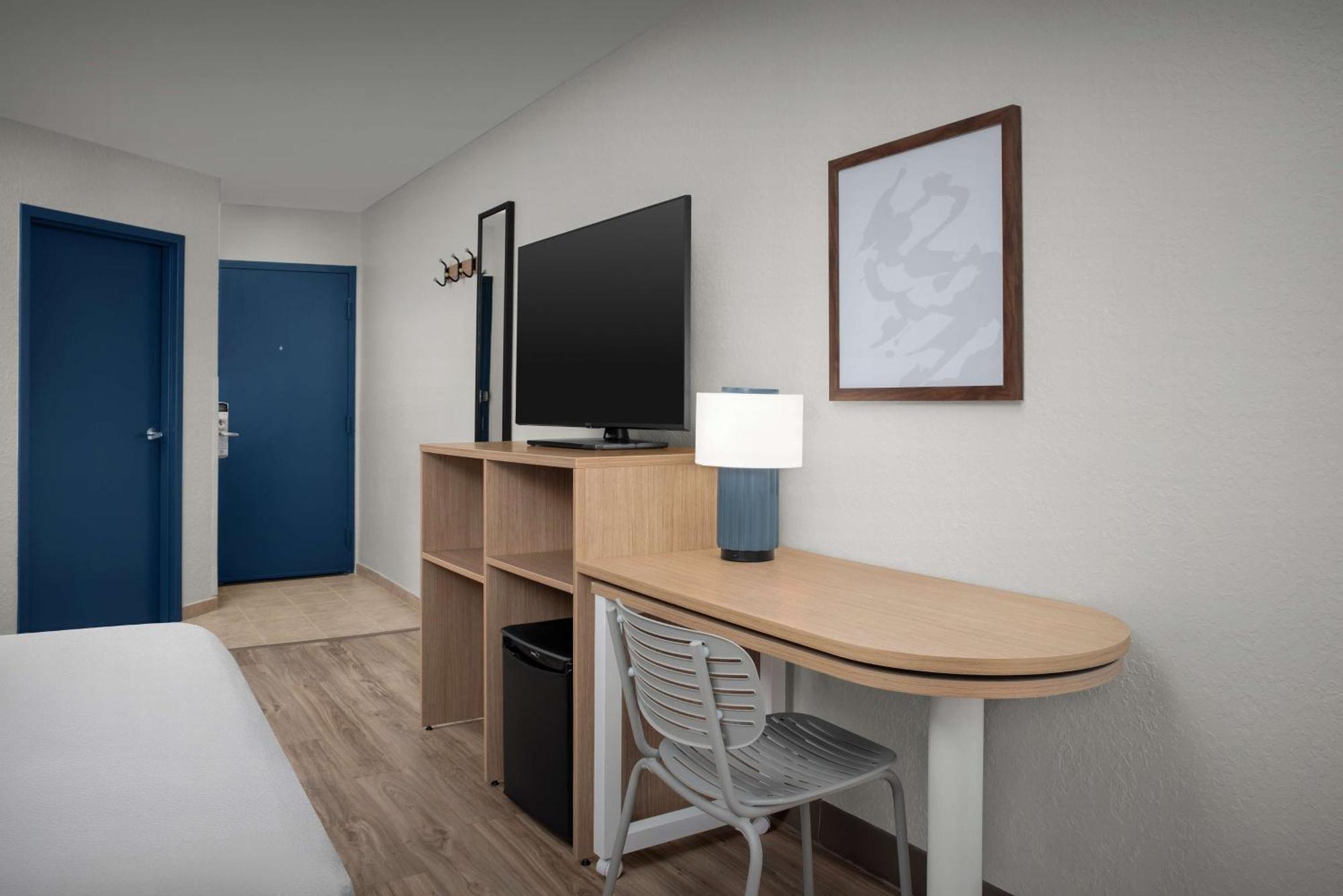 Spark By Hilton Tampa Brandon エクステリア 写真